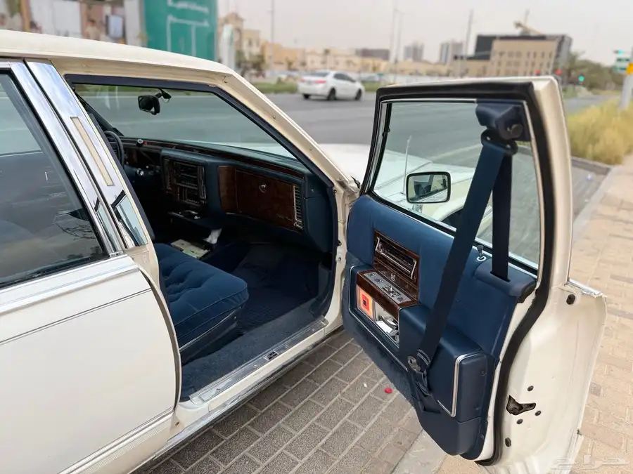 كاديلاك بروقهام فليتوود1991   تحفة أمريكية كلاسيكية 19