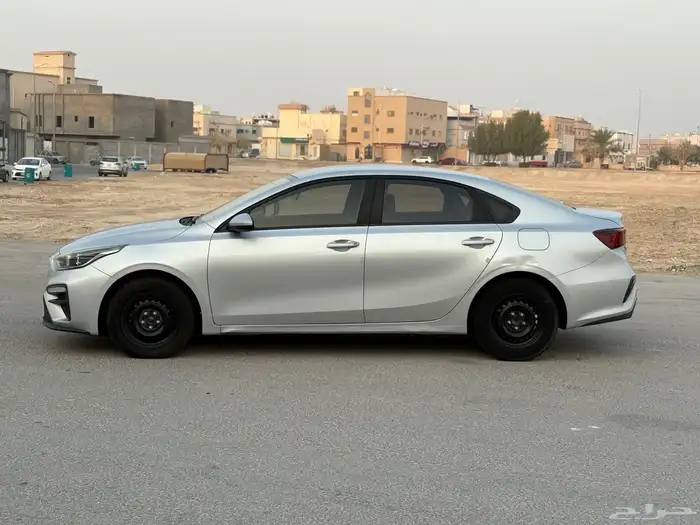 كيا سيراتو 2019 فضي 3