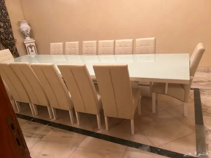 اثاث للبيع كنب مع الطاولات و طاولة سفرة و درج للملفات 7