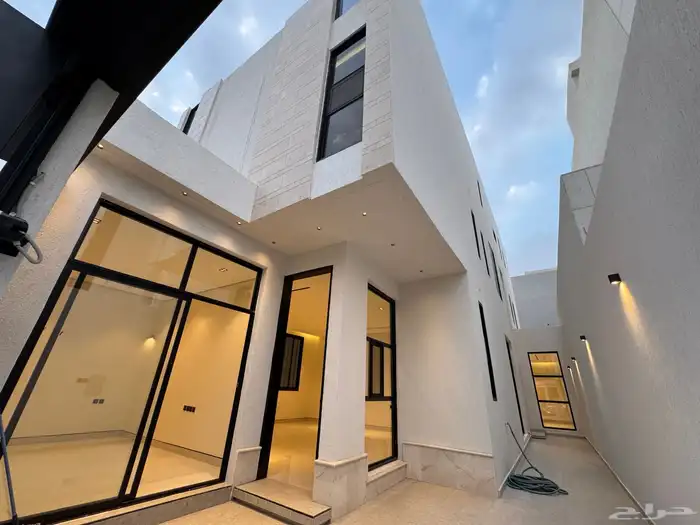 فيلا درج داخلي وشقه للبيع حي تنال الرمال 1