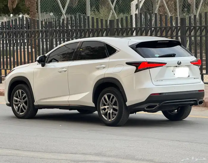 لكزس NX300 2020 5