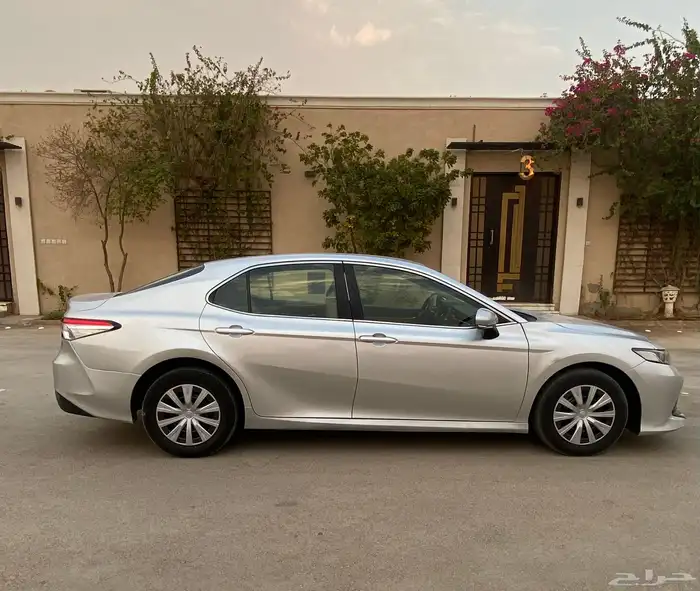 كامري ستاندر مديل 2018 8