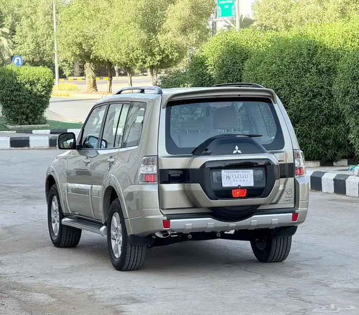 باجيرو GLS. 2020 ذهبي 4