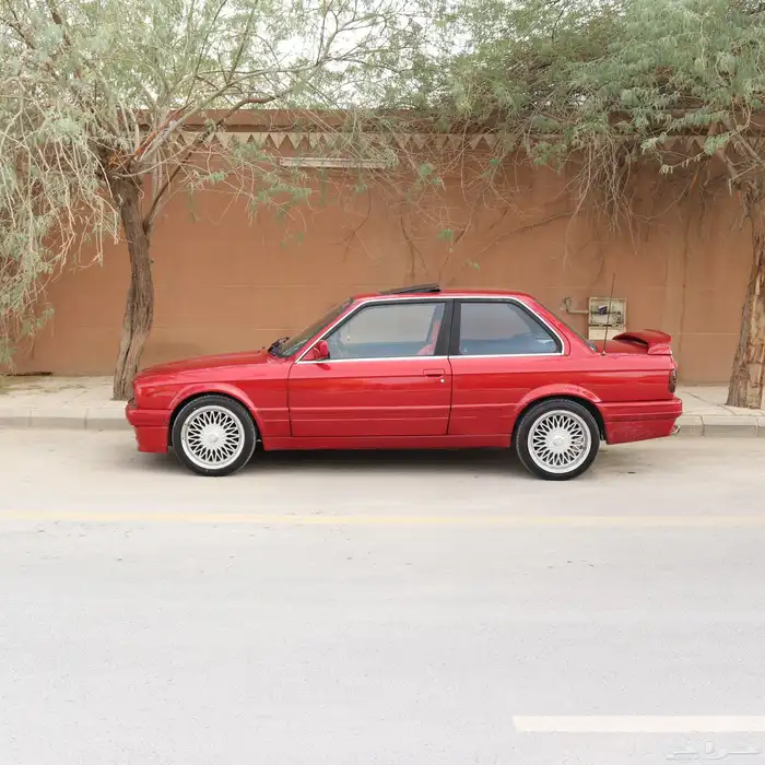 بي ام E30 موديل 1988 السعر 55 الف ريال لا يقبل السوم 10