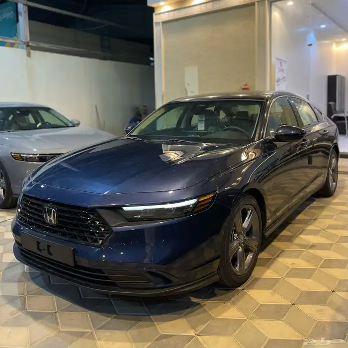 هوندا اكورد نص فل بنزين 2025 بسعر 128000 شامل الضريبه 4