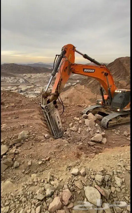 ازالة جبال فتح طرق بوكلينات 1