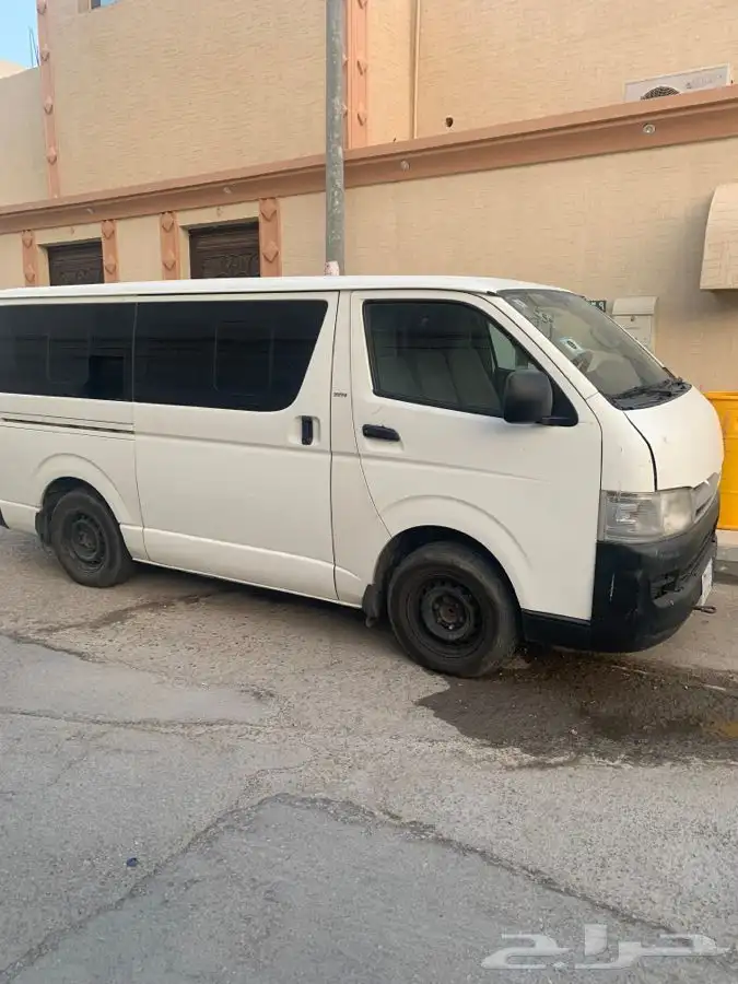 نقل الطلبات والمعلمات من محافظة عنيزة وخارجها 0