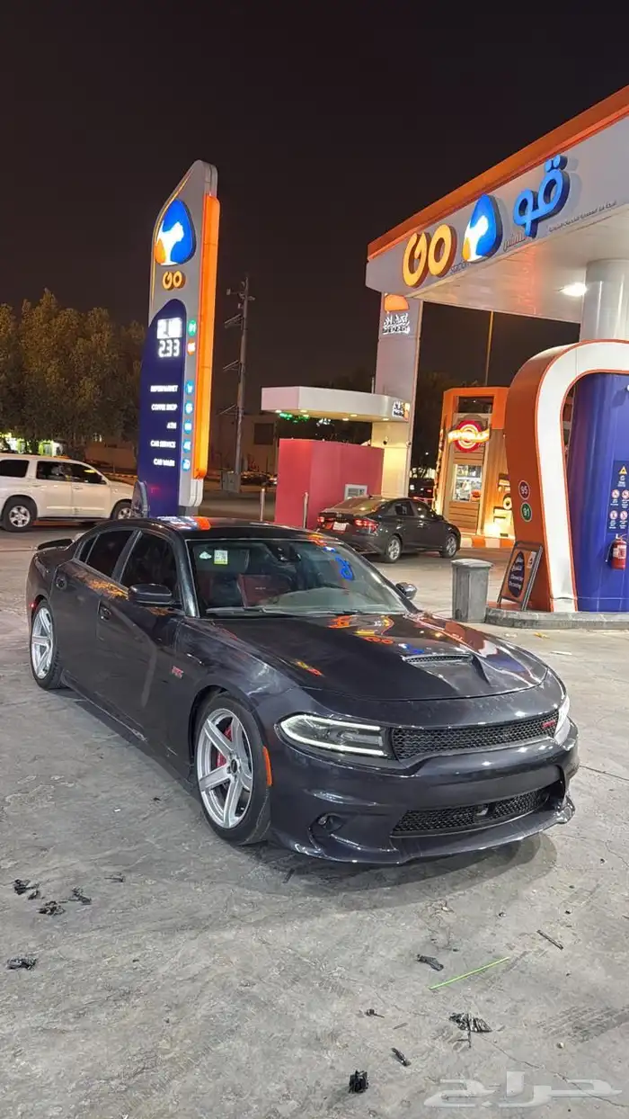 دوج تشارجر 6.4 للبيع srt اصل مو ترهيم 2