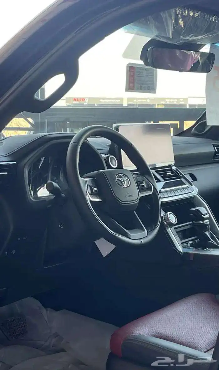تويوتا لاندكروزر vxr وارد قطر 2025 8