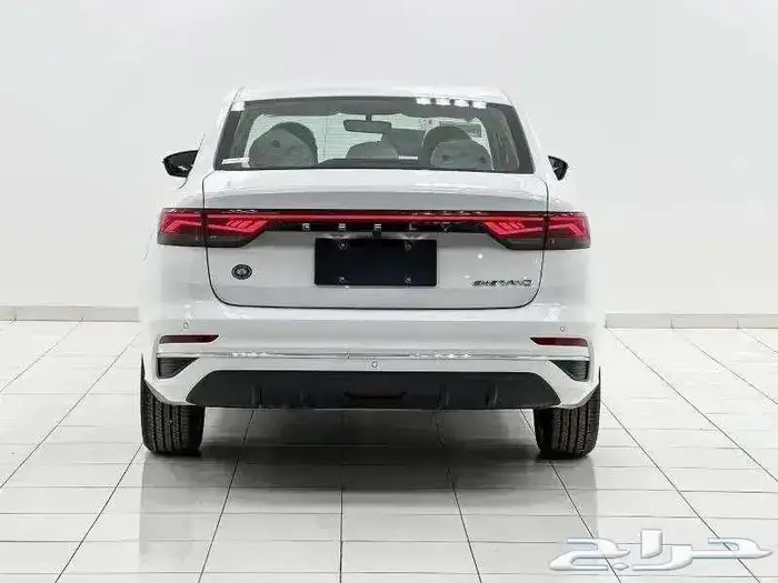 جيلي امجراند فل - دفعه اولي - قير CVT موديل 2024 3