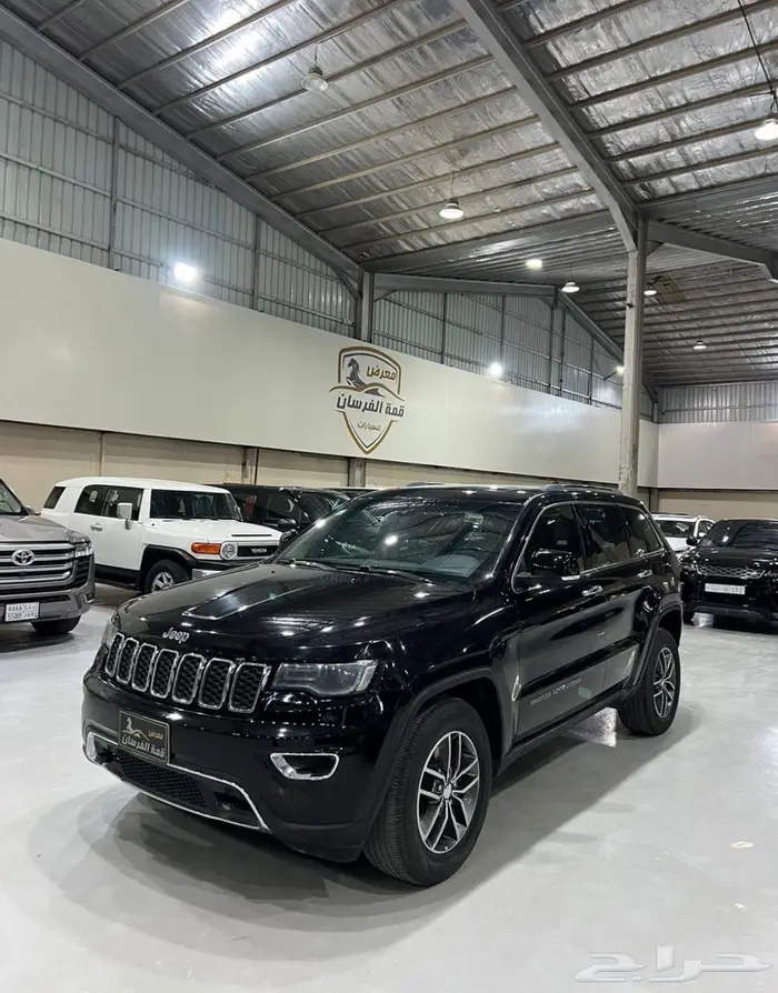 جيب قراند شيروكي 2018 8 سرندل 5.7 1