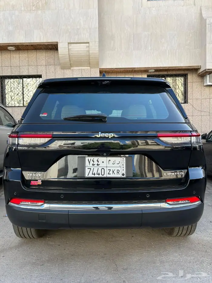 جيب جراند شيروكي 2023 2