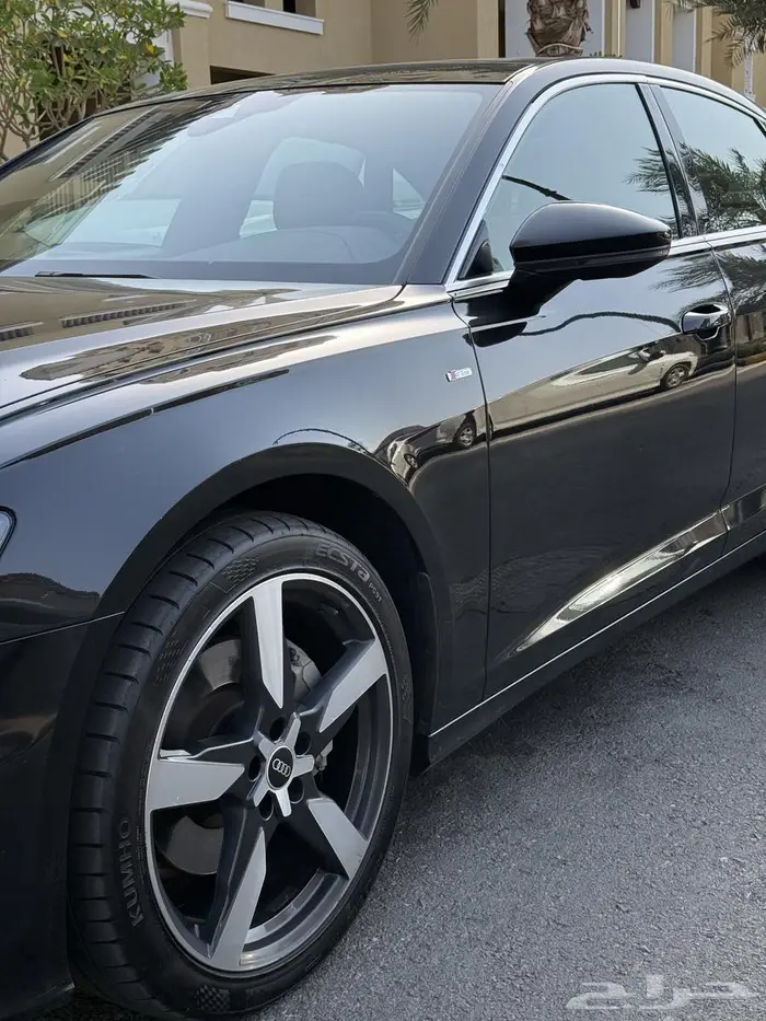 أودي A6 S-Line - فئة فل كامل - ممشى قليل جدا 3