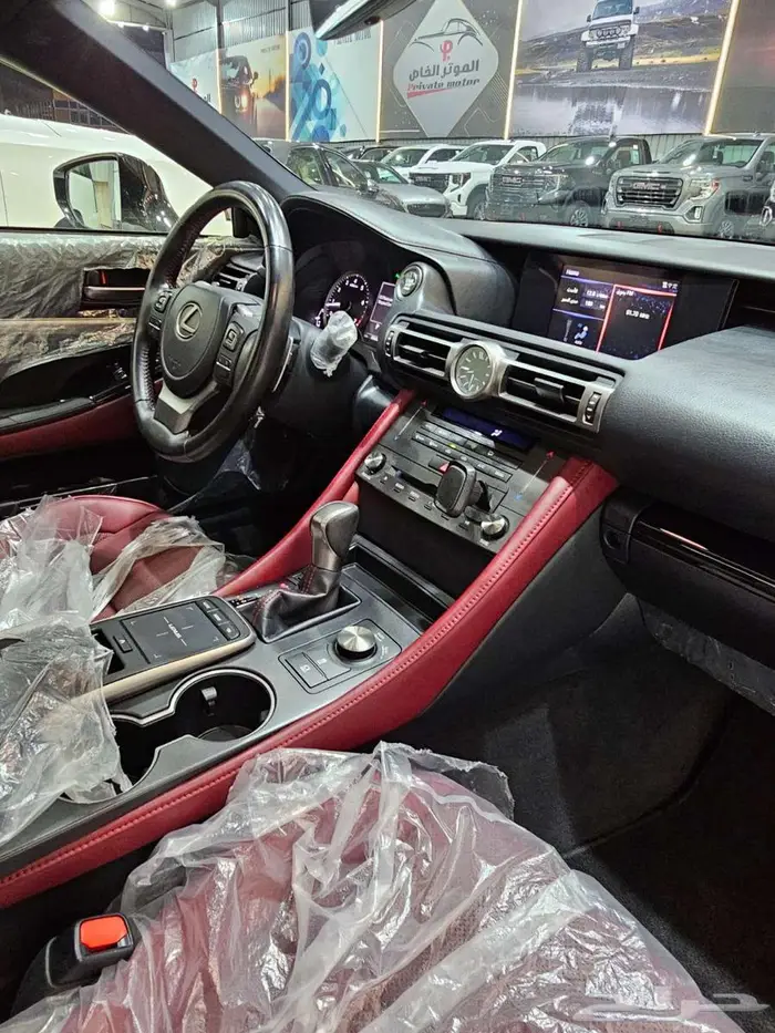 لكزس RC350 موديل 2022 14