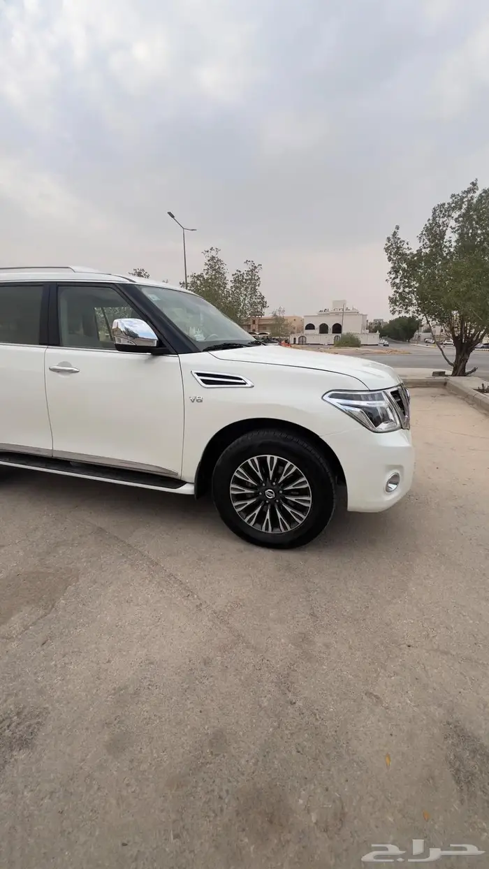 جيب باترول بلاتينوم نظيف اللون ابيض 19