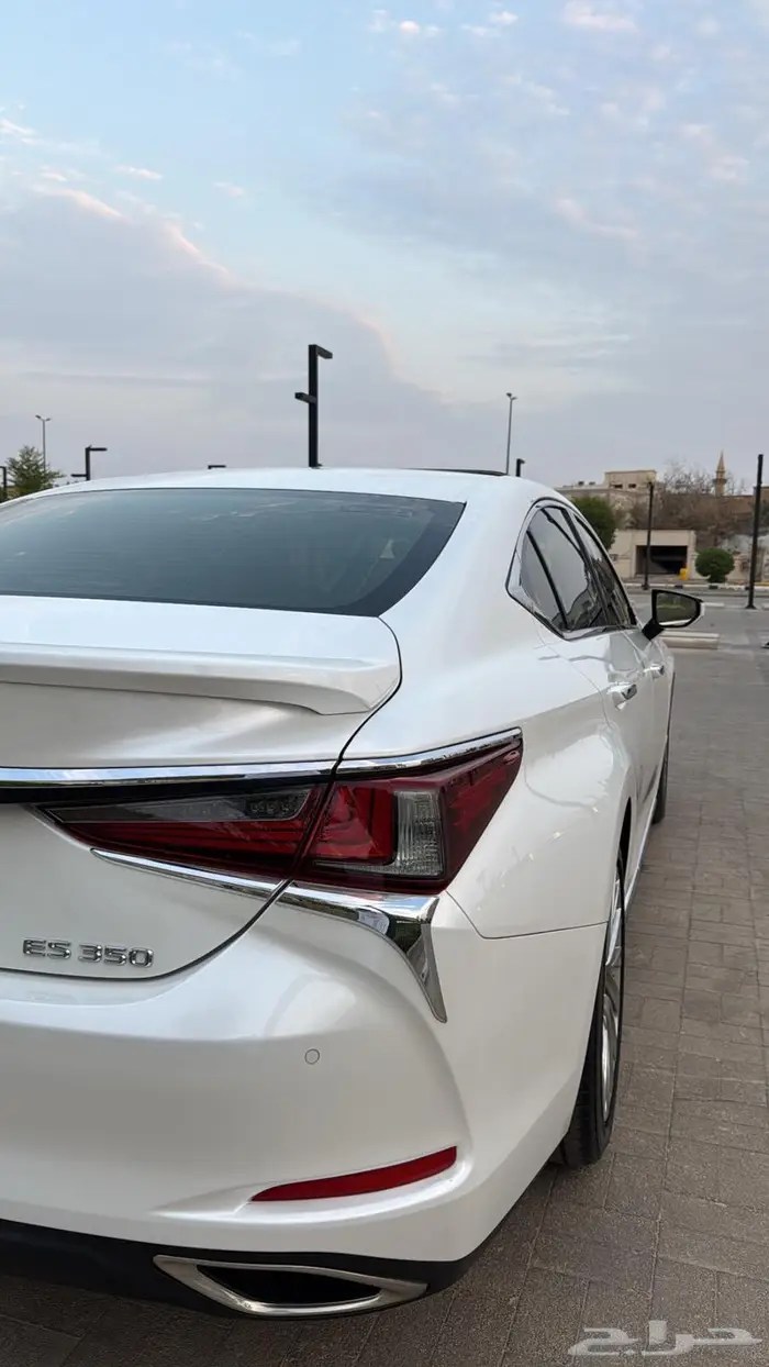 لكزس 2023 -Es-350 الساير Cc 42