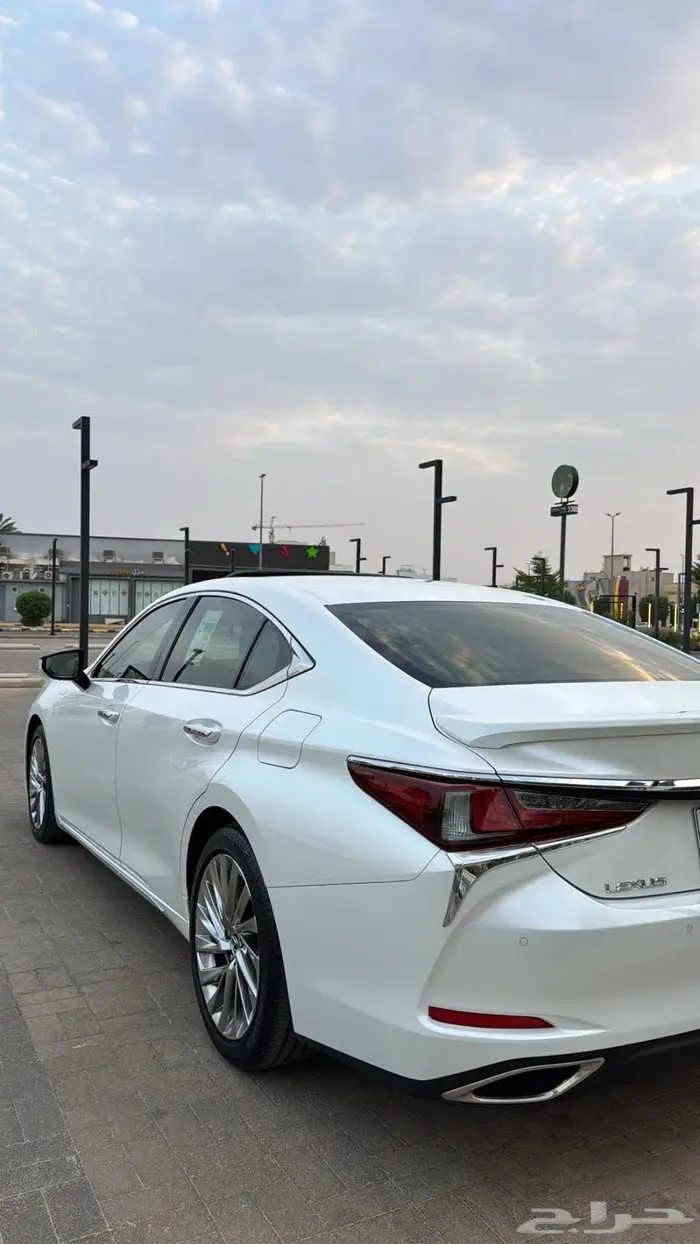 لكزس 2023 -Es-350 الساير Cc 55
