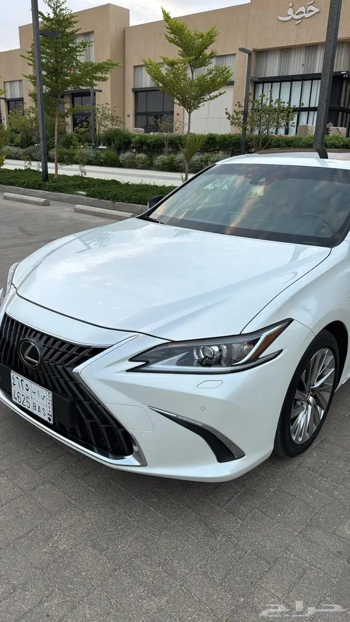 لكزس 2023 -Es-350 الساير Cc 43