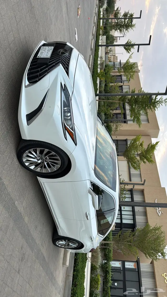 لكزس 2023 -Es-350 الساير Cc 64