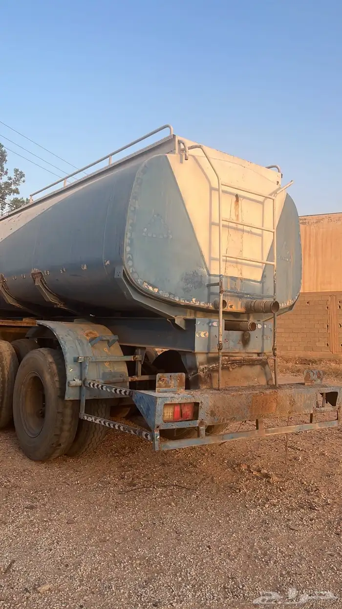 شاحنة Volvo المدير 2004 الطراز 420 قير توماتيك مكيف شغالل 12