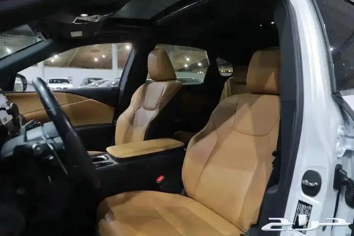 ليكزس RX 350 AA فتحة سقف جلد اربعة سلندر موديل 2024 12