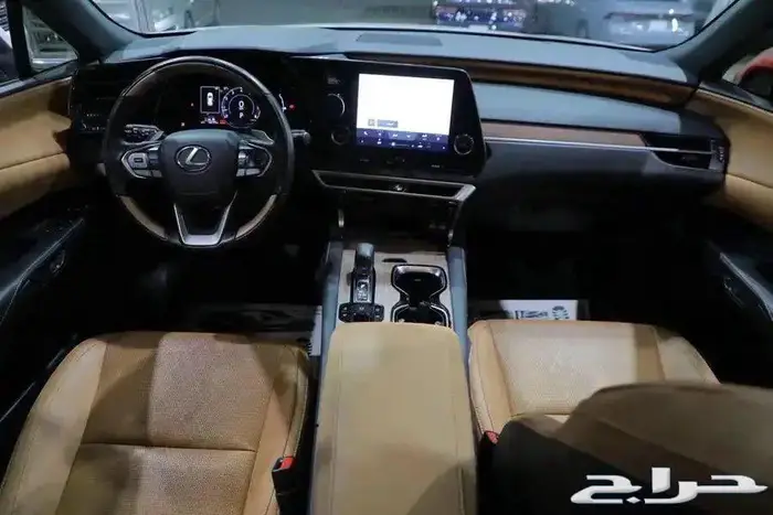 ليكزس RX 350 AA فتحة سقف جلد اربعة سلندر موديل 2024 13