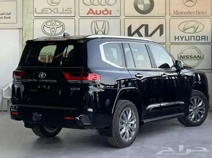 تويوتا لاندكروزر vxr وارد قطر 2025 5