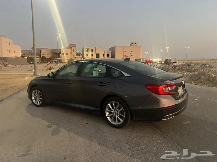 2022 هوندا أكورد LX 11