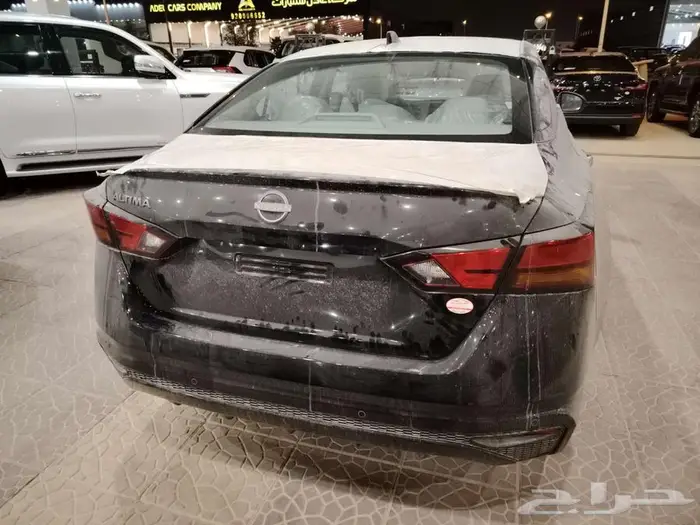 نيسان التيما ستاندر 2025 لون اسود ALTIMA 4
