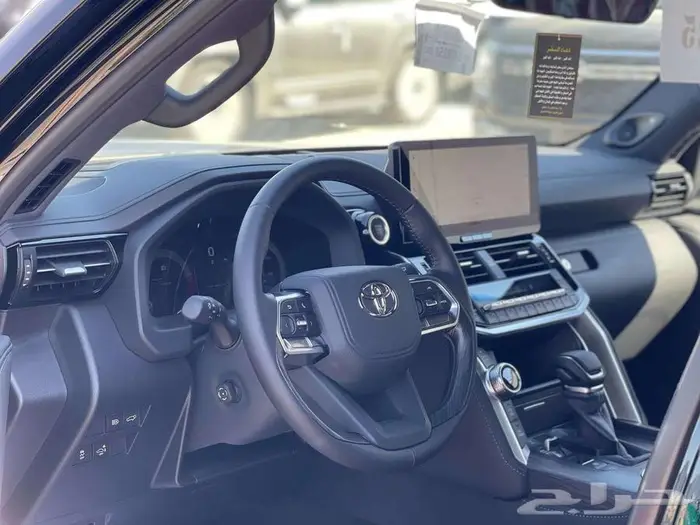 لاندكروزر 2025 VXR بريمي فل كامل موديل كاش وأقساط بنك 7