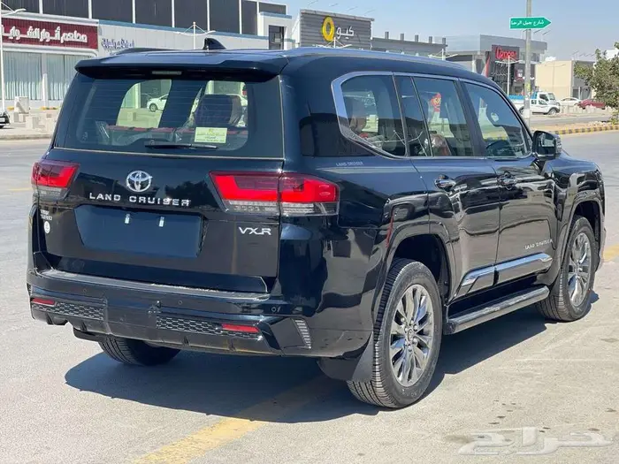 لاندكروزر 2025 VXR بريمي فل كامل موديل كاش وأقساط بنك 5