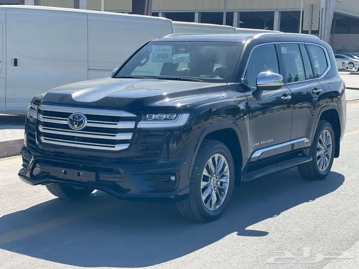 لاندكروزر 2025 VXR بريمي فل كامل موديل كاش وأقساط بنك 0