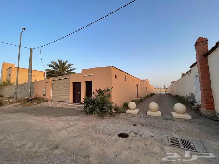 للبيع استراحة على أرضين   موقع مميز بالخبراء (حي الريان) 8