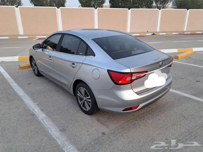 للبيع سيارة MG5 موديل 2022 فل بحالة جيدة من الداخل والخارج. 1