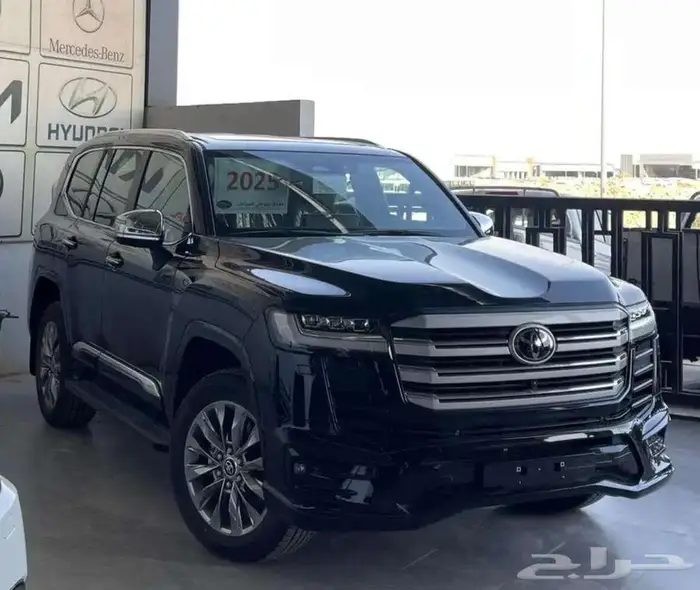 تويوتا لاندكروزر vxr وارد قطر 2025 1