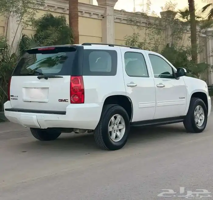 للبيع يوكن 2012 3