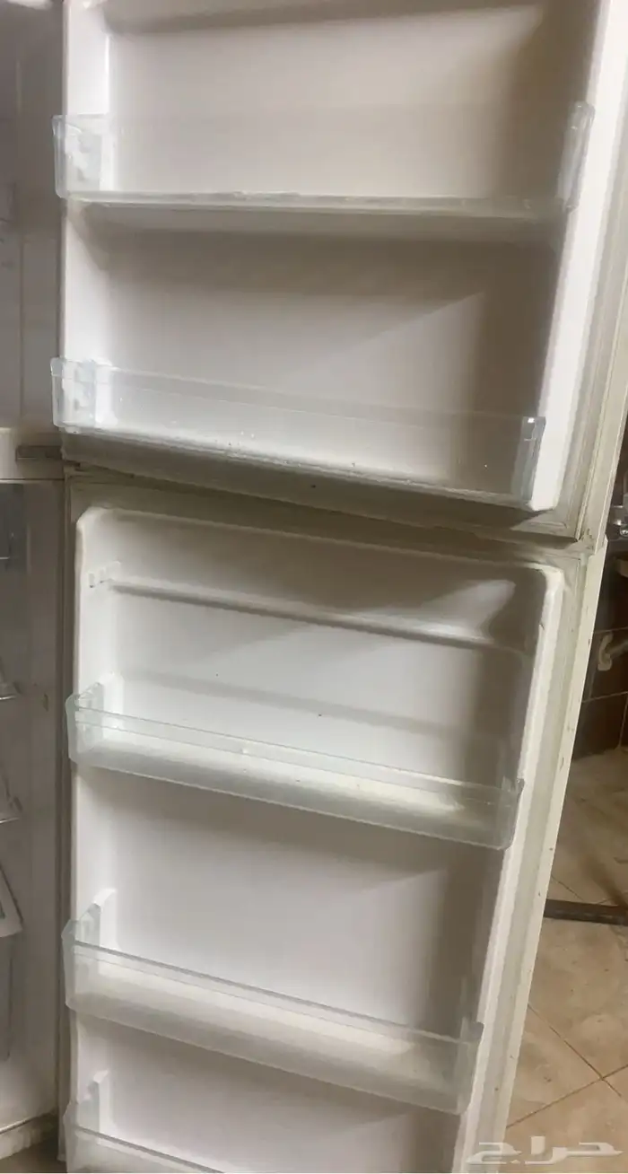 ثلاجه نظيف وتبرد سبب للبيع تغير اخذ اكبر منه 0
