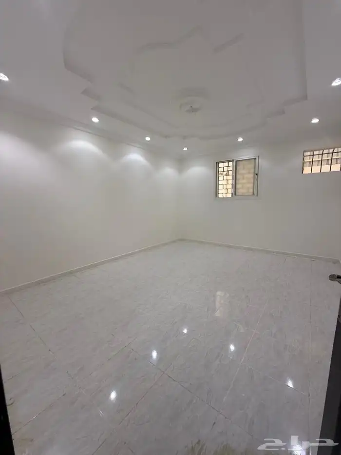 شقة ارضية إماميه مع حوش 4 وصاله السعر 430 حي البوادي 1