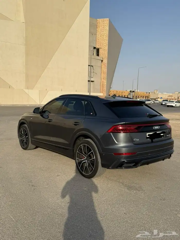 Audi Q8 S-line 2022 full 2