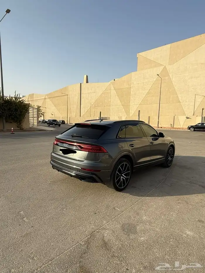 Audi Q8 S-line 2022 full 4