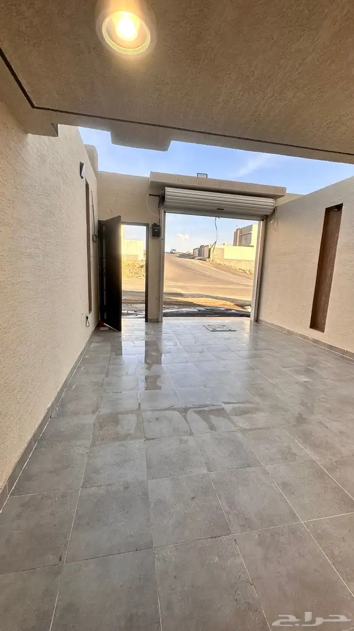 للبيع روف علوي مستقل وسيع جدا مع مدخل سياره المحاله 1