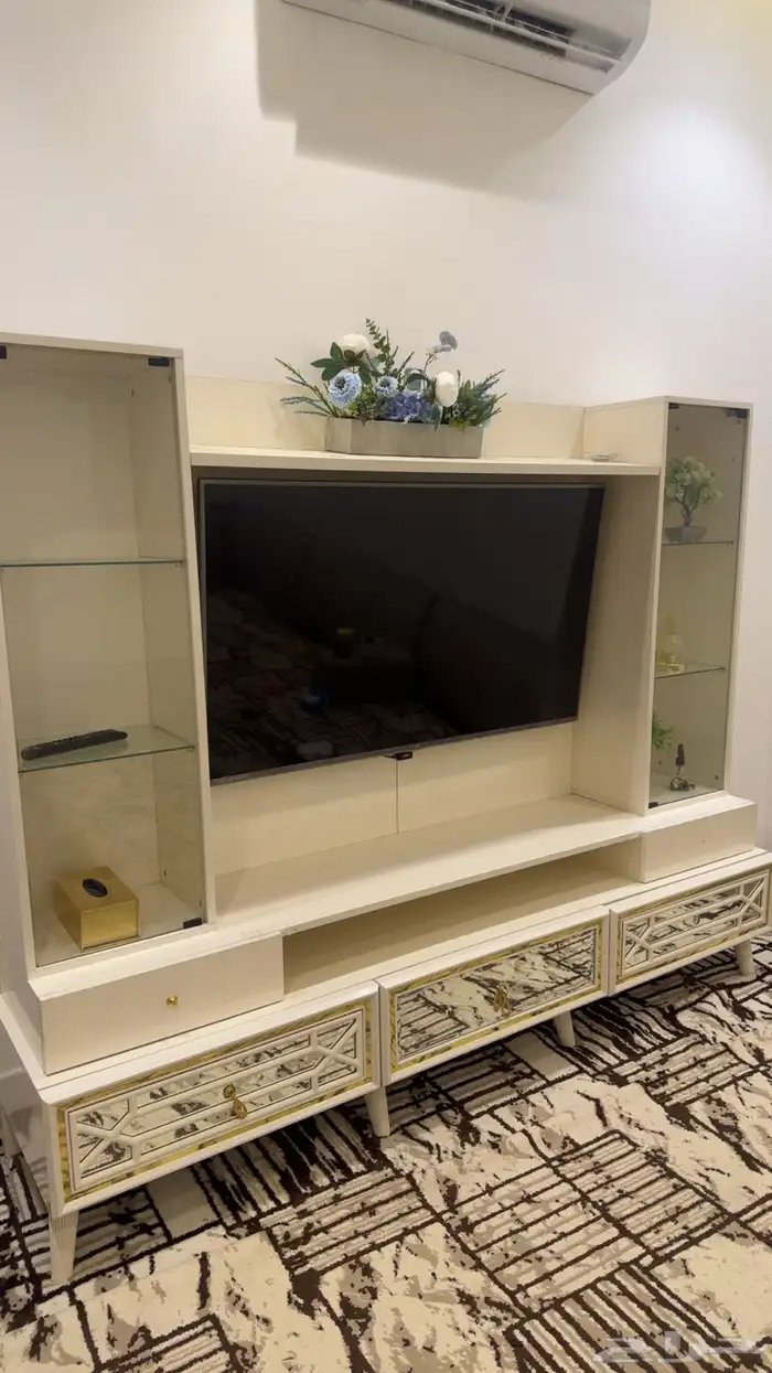 شاشة LG سمارت نظيفه جدا وسريعه مافيها اي تعليق او بطئ 0