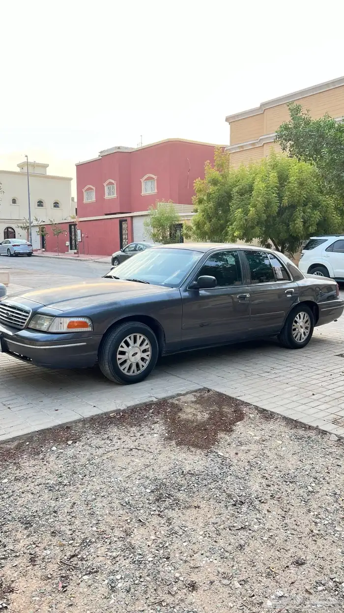 فورد فكتوريا 2005 نضيف للبيع 39