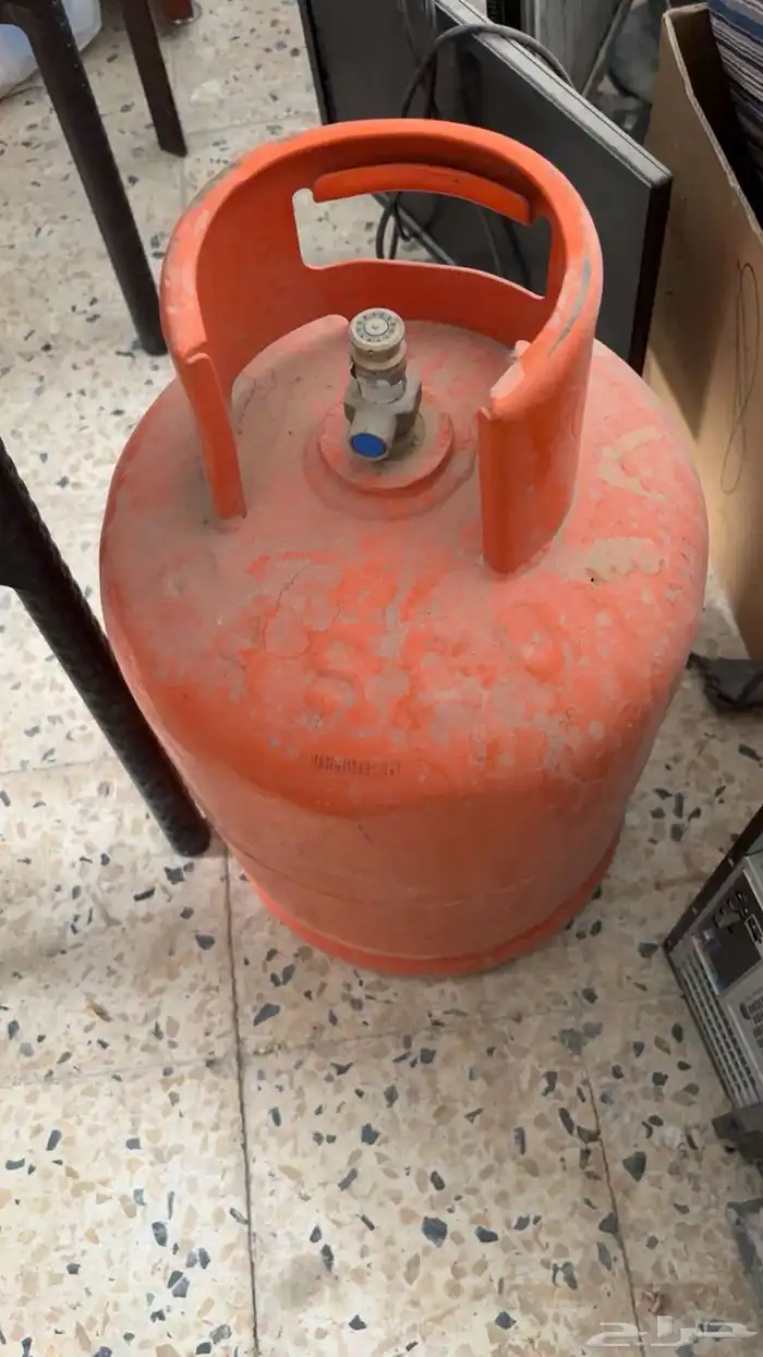 طاولة المانيوم و أغراض 10