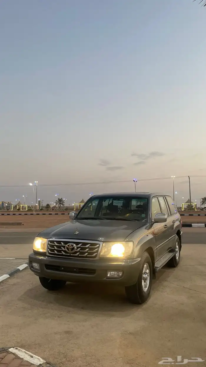 لاند كروزر جي اكس ار 8