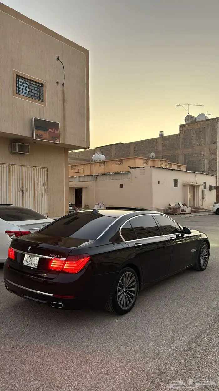 بي ام دبليو الفئة السابعة 730 2013 2