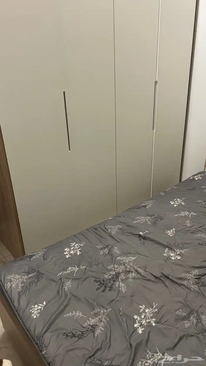 سرير ودولاب 0