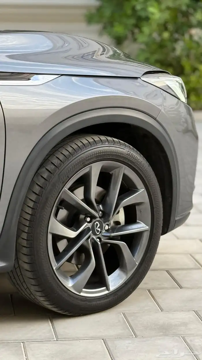 شبه جديد انفنتي QX50 2023 فل كامل 4
