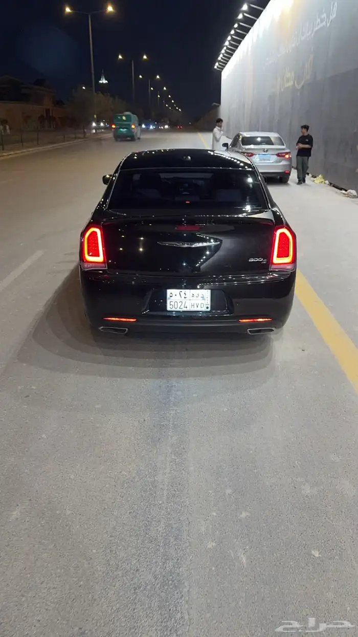 كرايسلر S300 2021 لون اسود 7