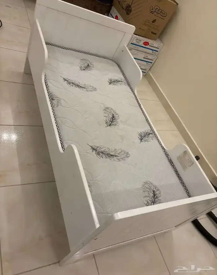 سرير اطفال 0